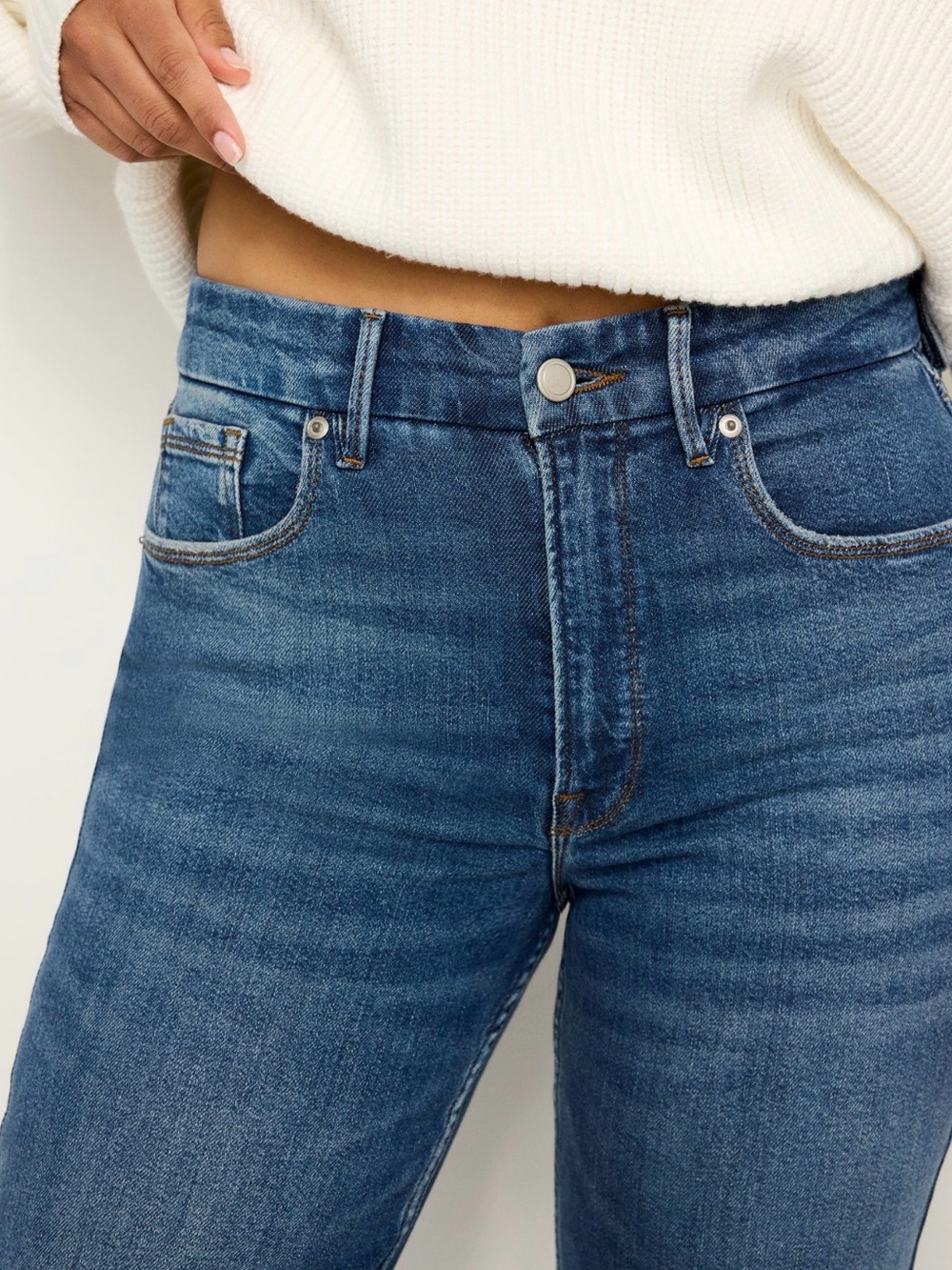 Good American Straight Leg Jeans in Medium Blue Wash - 20
